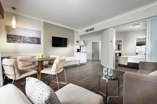 Grand Hotel and Apartments Townsville4