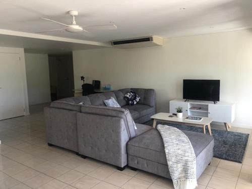 Phil's Place on Airlie2