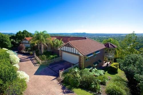 Tranquill Garden Hideaway3