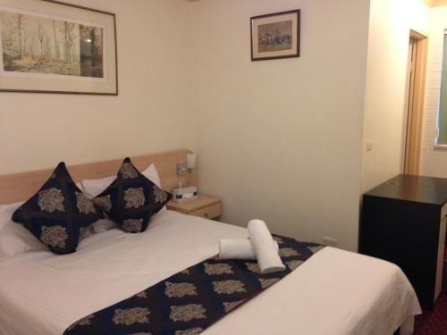 The North Shore Hotel4