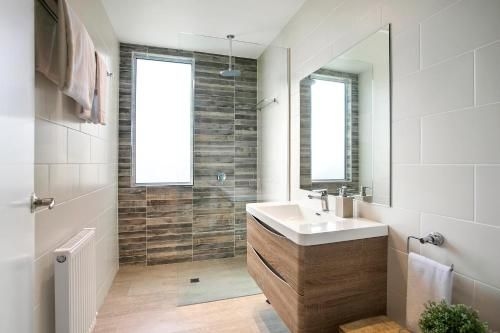 Lakes Edge4