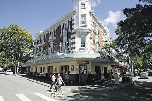 The Crown & Anchor Hotel3