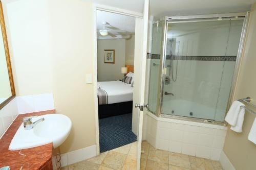 Landmark Resort & Spa4