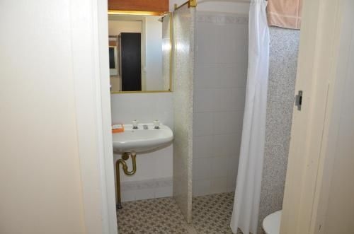 Warwick Motor Inn3