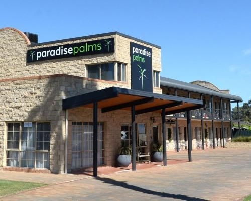 Paradise Palms0