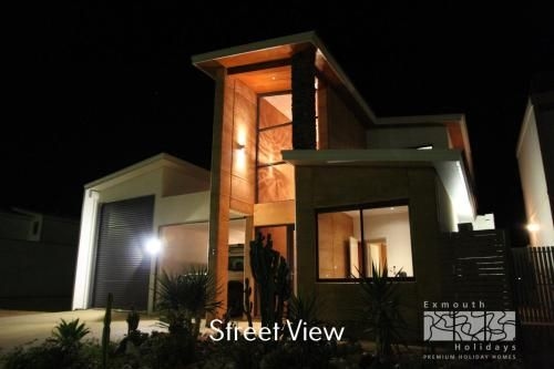 31 Inggarda Lane - Spectacular Views with a Private Jetty and Wi-Fi1