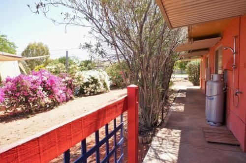 4 Page Street - Colourful and Shady 3-Bedroom Home4
