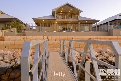 5 Kestrel Place - PRIVATE JETTY & POOL4