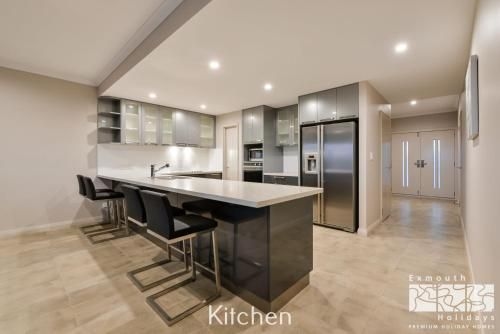 5 Kestrel Place - PRIVATE JETTY & POOL1