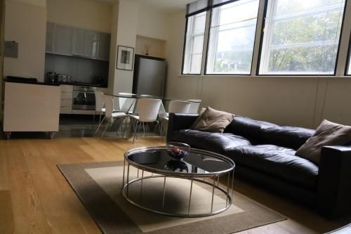The Walkup: Luxury Central 3BD Apartment+Gym+Pool0