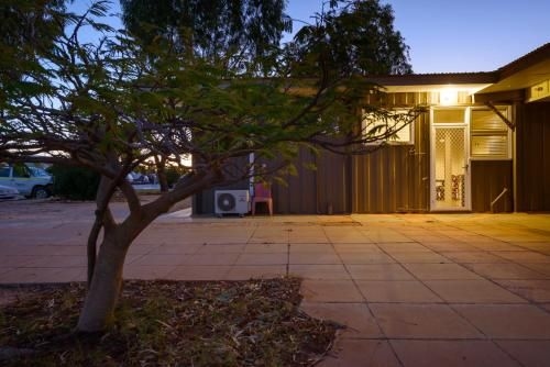 Exmouth Villas Unit 35 - 2 Bedroom Self-Contained Unit at the Heart of Town3