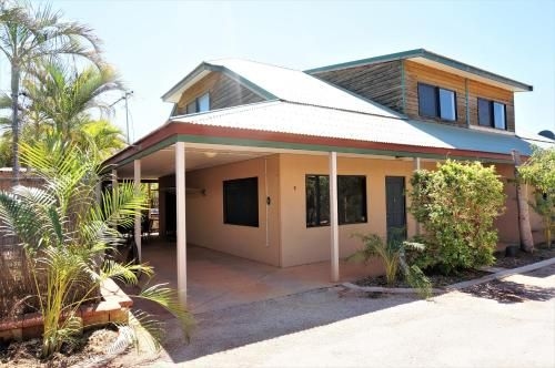 Ningaloo Breeze Villa 8 - 3 Bedroom Fully Self-Contained Holiday Accommodation0