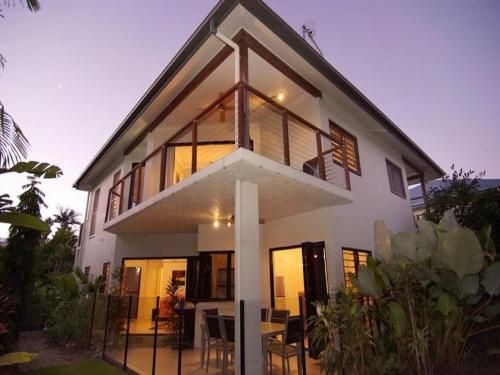 Hai Villa Port Douglas0