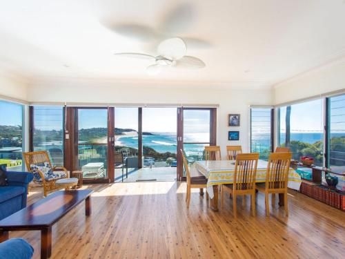 18 Cliff Road1