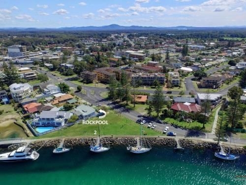 2 Rockpool Road1