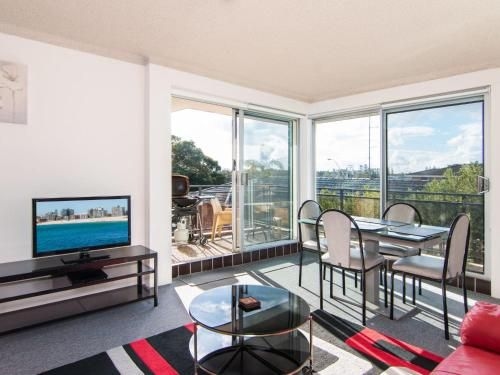 Albert Court 81