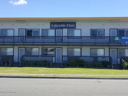 Lakeside Flats 32