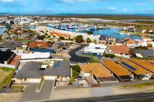 Marina Holiday Home0