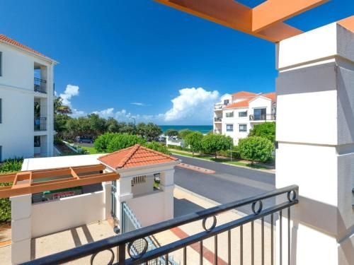 Breakers Block 3 - Unit 2 - Pool In Complex - Across The Road From The Beach2
