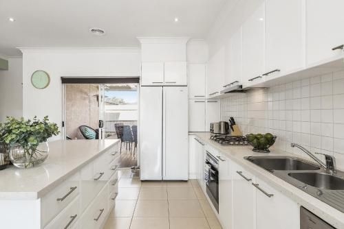 BOUTIQUE STAYS - The Richardson (Boutique Stays - The Richardson)1