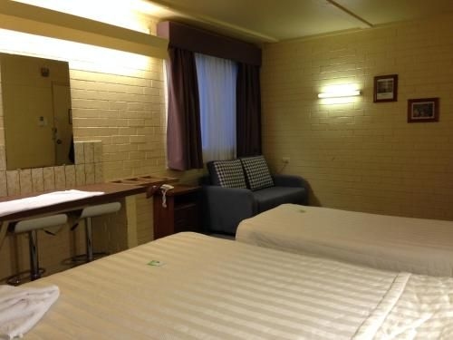Robertson Country Motel3