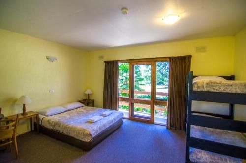 Mountain Creek Motel2