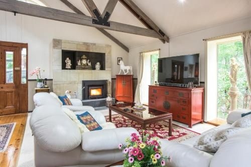 The Stone on the Hill - 3 bedroom house1