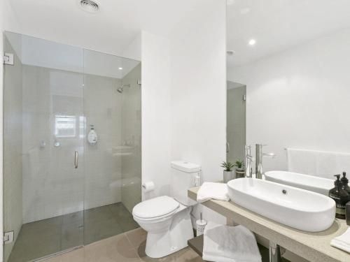 WATERFRONT THREE- In the heart of Lorne3