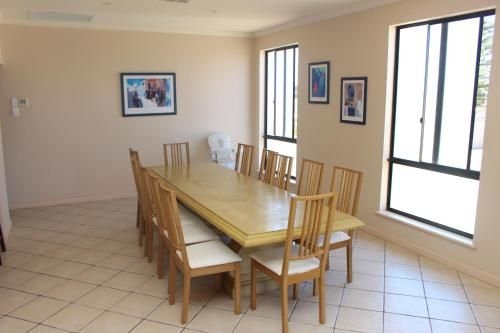 The Lighthouse - Beachfront Accommodation2