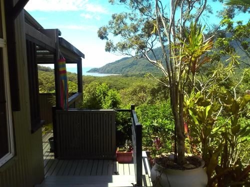 Cow Bay Hilltop Escape2