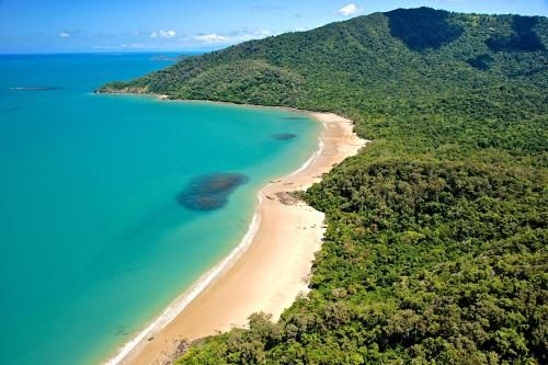 Cow Bay Hilltop Escape0