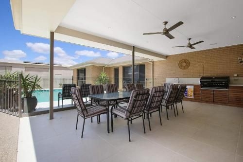 The Grand Holiday House4