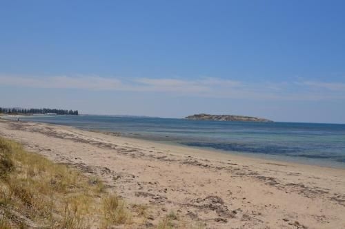 Bay Breeze Cottage3