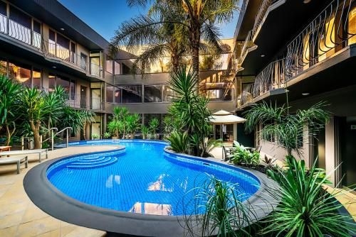 Best Western Plus Travel Inn0