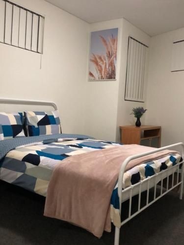 Modern Apartment in Liverpool CBD4