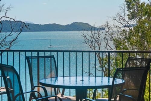 3 The Panorama Hamilton Island 2 Bedroom 2 Bathroom Ocean View Modern Apartment0