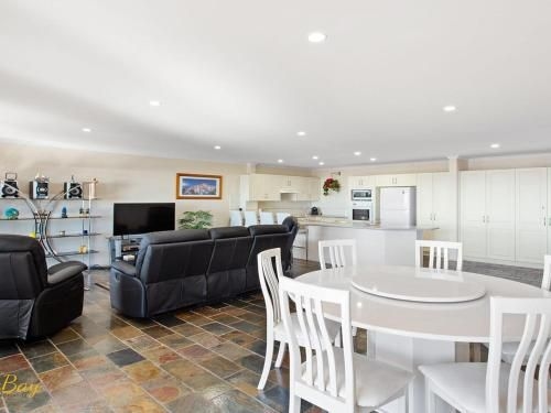 Nelson Bay CBD Apartment - No.41 Nelson Towers2