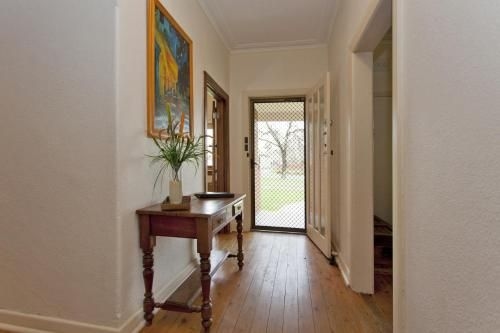 Red Brick Beauty - Central Cottage3