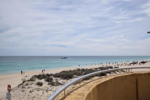 Scarborough Beach Front Resort - Shell Seven4