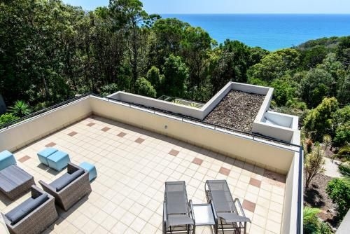 Ocean Break Coolum0
