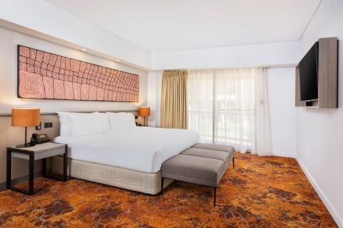 Crowne Plaza Alice Springs Lasseters3