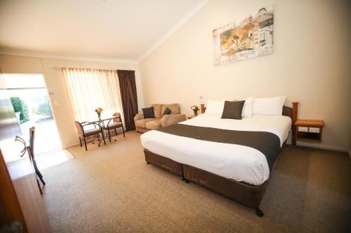 Roma Explorers Inn0