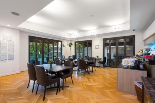 Ramada by Wyndham Perth The Outram1