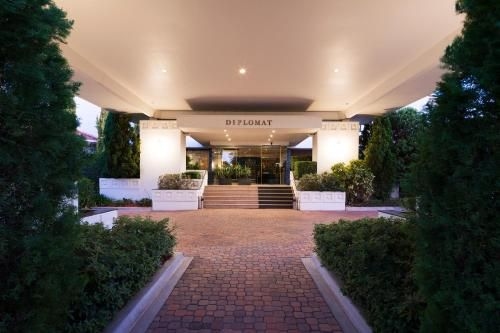 Ramada Diplomat Canberra2