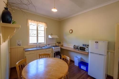 Lewana Cottages3