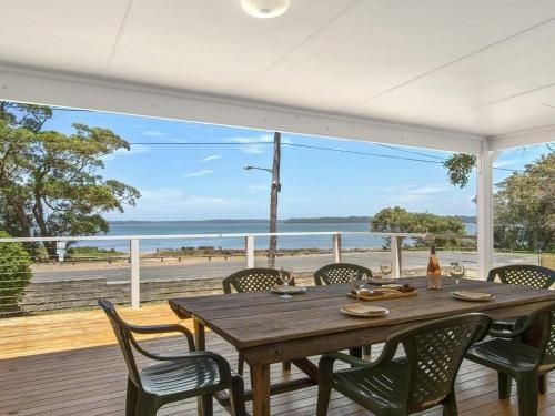 Bellevue - overlooking serene Lake Woolumboola1