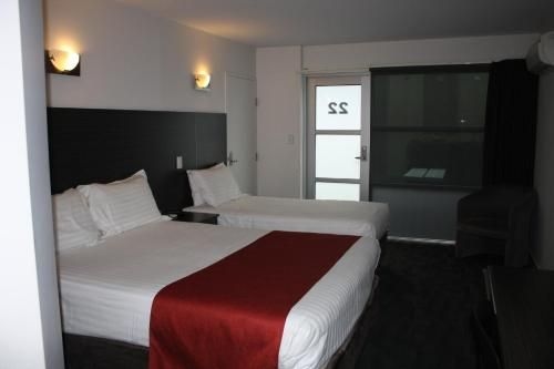 Brighton Hotel Motel2