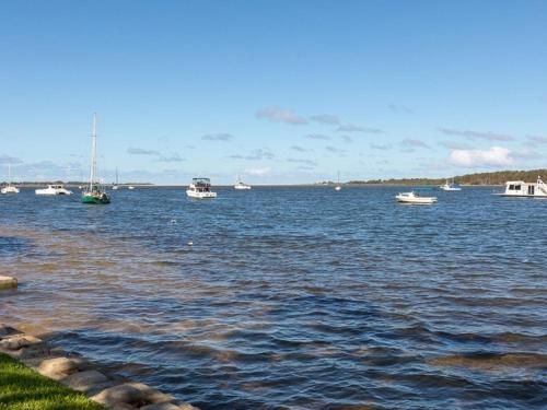Bluewater - riverfront location with water views4