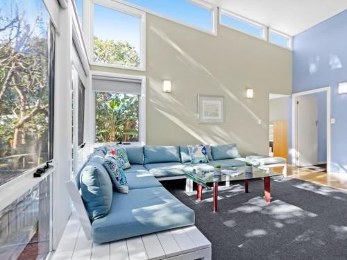Bowery Beach House - spacious family accommodation0