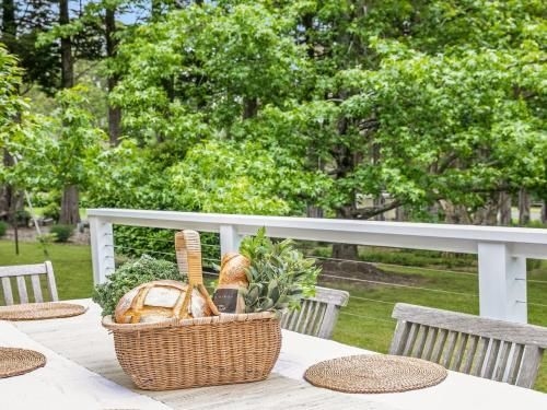 Canary Cottage - fresh, clean, simple & comfortable (Canary Cottage - fresh clean simple & comfortable)3